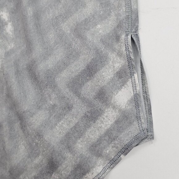 Lululemon Venus Blazer Fossil Chevron Gray White Tank Top Womens Athletic Size 6 - Picture 7 of 7